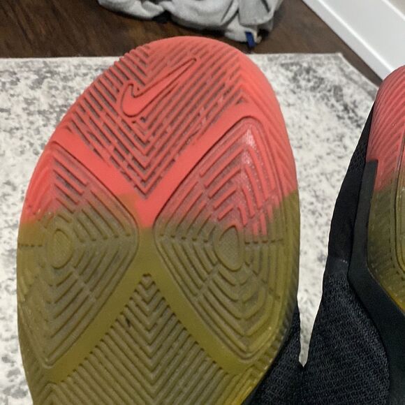 Kyrie 3 Black Gradient Rainbow size 11 in EUC rainbow soles great condition - Picture 12 of 12